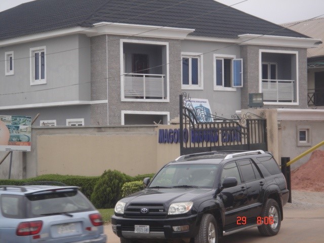 4BEDROOM SEMI-DETACHED DUPLEX
