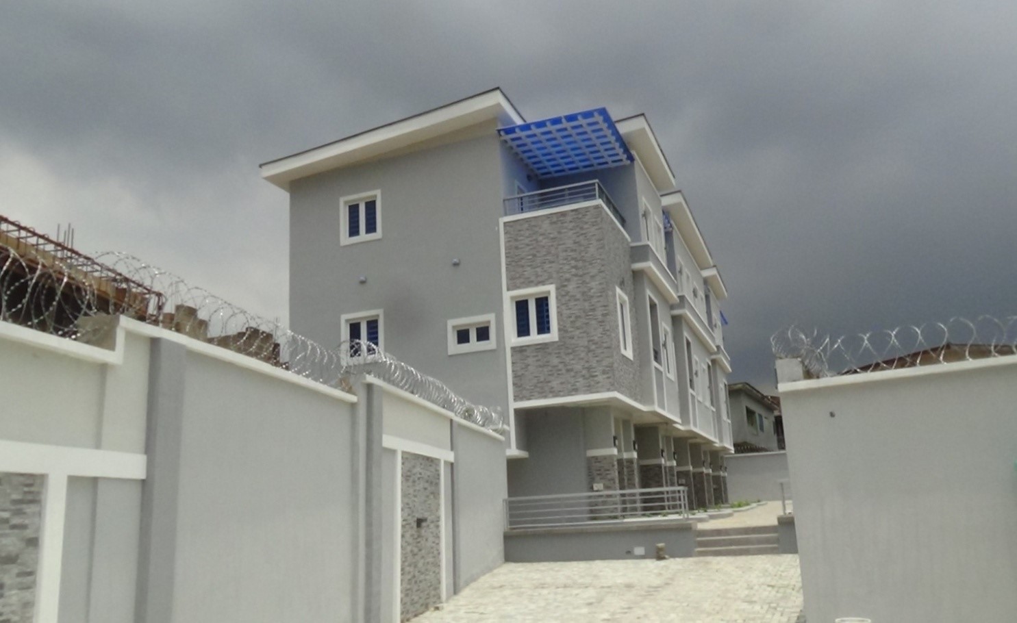 4-UNIT, 4-BEDROOM TERRACE DUPLEX